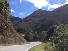 15. La carretera entre montañas 15. La carretera entre montañas