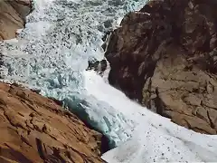 Desprendimiento en el glaciar de Briksdal