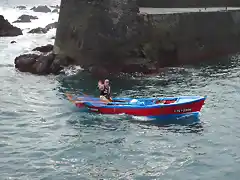 PESCADOR ENTRANDO EN PUERTO