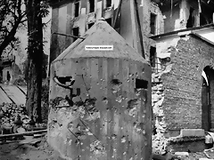 fuehrer-hitler-bunker-berlin-1945-003[1]