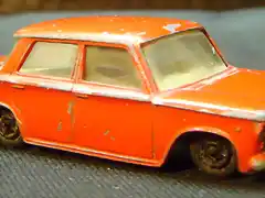 4d Fiat 1500 naranja (serie 10)