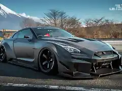 00Liberty-Walk -LB-Silhouette-WORKS-GT-Nissan-35GT-RR-Tuning-Bodykit-1