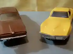 Revell Cougar & Vette (3)