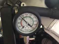TL1000S compresion cilindro delantero