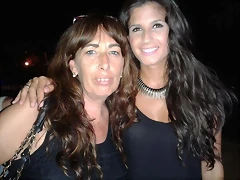María y Nona Valencia María y Nona Valencia