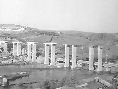 puente construy?ndose
