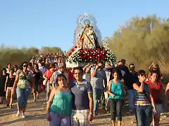 bajando hacia la fuente del rosal