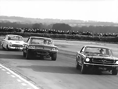 Lotus Cortina Jim Clark vs Ford Galaxie & Mustang Lotus Cortina Jim Clark vs Ford Galaxie & Mustang