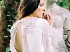 Peinados para Vestidos Blancos Midi, Encaje y Fiesta Ibicenca