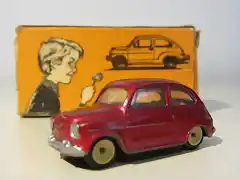 3b Fiat 600 borravino ruedas de goma