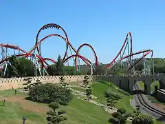 800px-Rollercoaster_dragon_khan_universal_port_aventura_spain