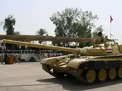 Iraqi_T-72_on_parade