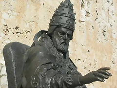 _papa-luna-estatua _papa-luna-estatua