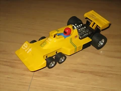 Tyrrell P34 amarillo (1) Tyrrell P34 amarillo (1)