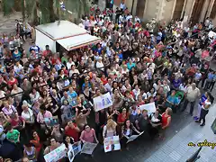 25, multitud, marca 4