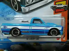 35 Hot-Wheels-Mainline-2021-67-Chevy-C10-002