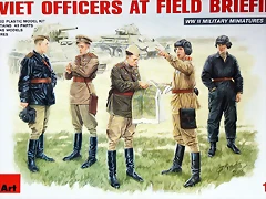 Miniart - Soviet Officers at field Briefing - 1-35