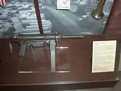 Gun, submachine, caliber .45, M3 1942-1990s