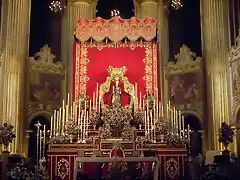 Altar de cultos durante la novena en la Catedral