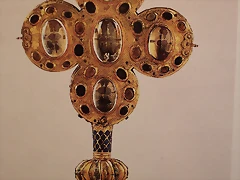 Relicario de S. Francisco de As?s, 1240-1245, posible de Limoges. Mus?e du Louvre Relicario de S. Francisco de As?s, 1240-1245, posible de Limoges. Mus?e du Louvre