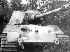 Tiger_II_punctured_in_front_turret