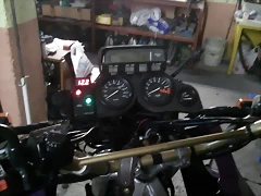 12.2 con moto apagada sin luces 12.2 con moto apagada sin luces
