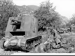 Una pistola de 33 mm muntat sobre el xasss d'un tanc Panzer 1. 5 Divisi Panzer. Abril de 1941. Grcia