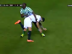 minuto 10, paulao, ultimo jugador y no pita ni falta