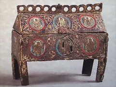 arqueta relicario, segundo tercio del siglo XIII,Limoges. Museo de la catedral de Orense arqueta relicario, segundo tercio del siglo XIII,Limoges. Museo de la catedral de Orense