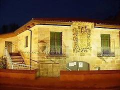 300px-Casadelescudo 300px-Casadelescudo