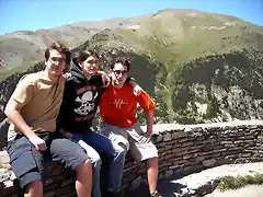 Tres cofrades en el albergue del Pic del Aliga