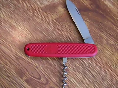 Victorinox%20Solo%20Plus%20(shield) Victorinox%20Solo%20Plus%20(shield)
