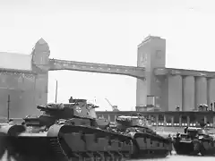 Bundesarchiv_Bild_183-L03744,_Norwegen,_Oslo,_Deutsche_Panzer_im_Hafen