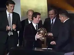 Messi -no hay quien pueda con el-mas balones de oror