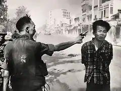 1968 El jefe de polica sudvietnamita Nguyen Ngoc Loan ejecuta a un sospechoso del Viet Cong en Saign.