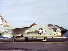 F-8J_VF-24_CVA-19