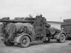 Flak_88_towed_behind_an_halftrack