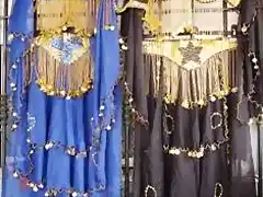 TRAJES-VARIOS MODELOS Y COLORES