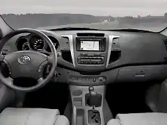 toyota-hilux-interior12