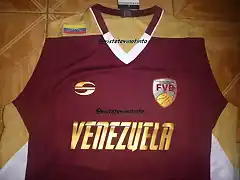 franela-venezuela-fvb-skyros-camiseta-vinotinto-basket-D_NQ_NP_605301-MLV20310414490_052015-F