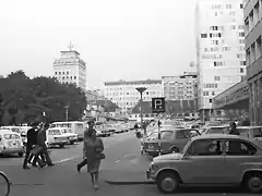 Ljubljana - Hochhaus  Metalko mit Parkplatz