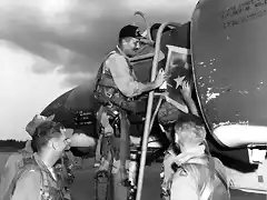 64-0829 Col.Olds painting a victory star on the F-4 he was flying on May 4 1967 when he shot down a MiG-21