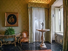 07sa-trono10