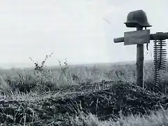 SS machine gunner grave in Russia