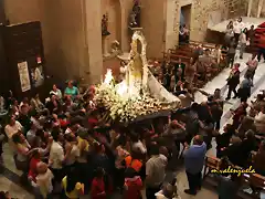 34, en la iglesia, marca