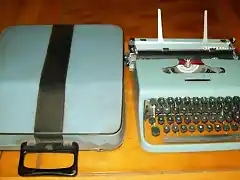 Maquina-De-Escribir-Olivetti-Lettera-22-Maletin-20171204054641