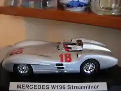 01 MERCEDES BENZ W196 STREAMLINER