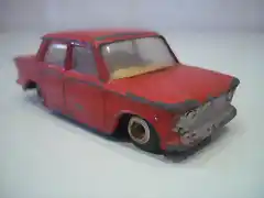 4b Fiat 1500 rojo ruedas goma 1