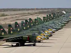 SU-25ySU-221