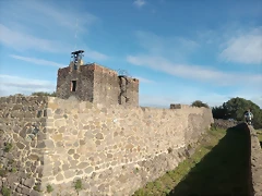 y7